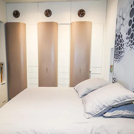 Apartment Elegant Climatise De 65 M2 Avec 2 Ch *
