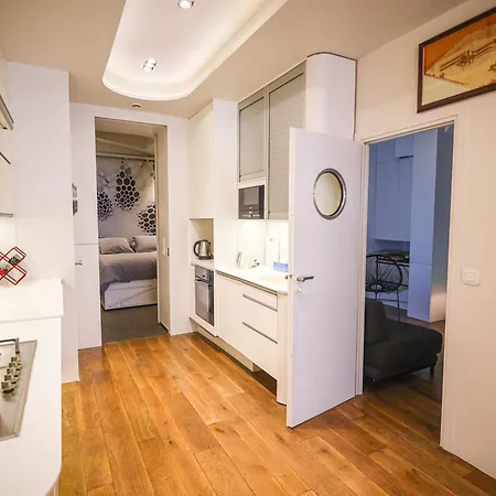 Elegant Climatise De 65 M2 Avec 2 Ch Apartmán *